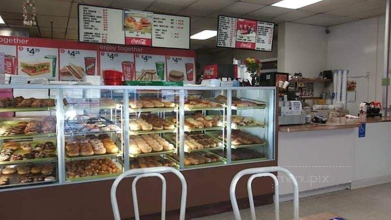 Lucky Donuts 2 - Visalia, CA