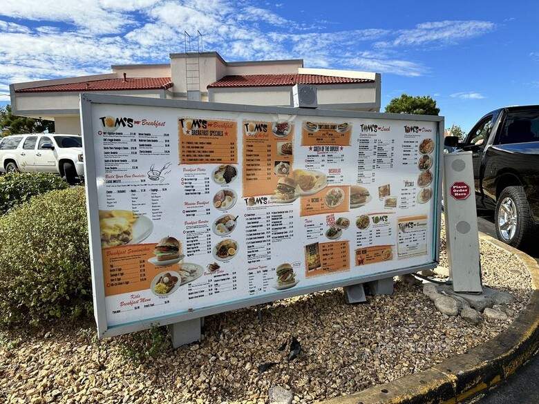 Tom's Famous Burgers - Hesperia, CA