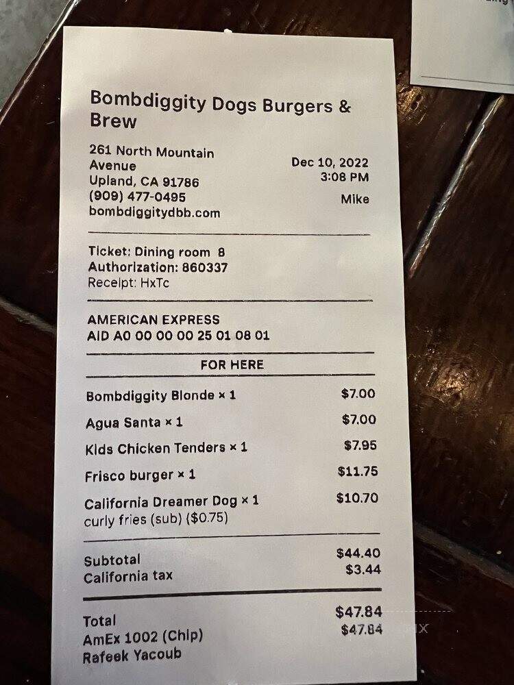 Bombdiggity Dogs Burgers & Brew - Upland, CA